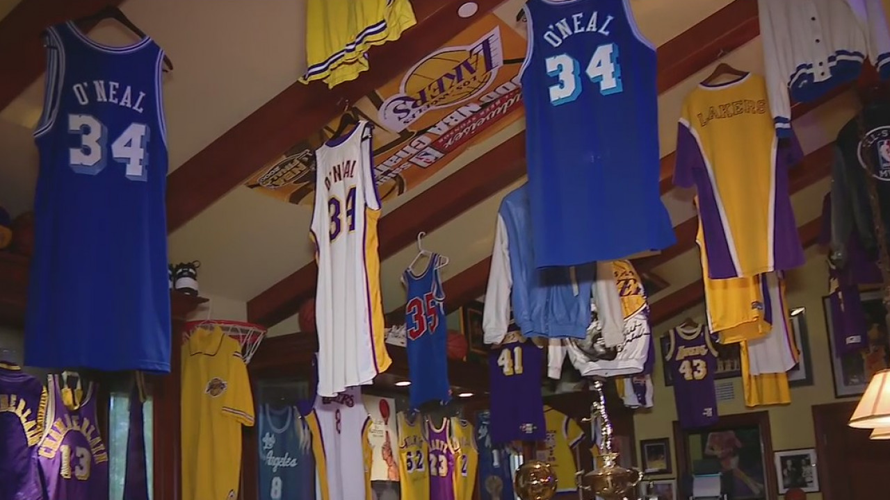 Lakers superfan builds 'shrine' in his Orange County home