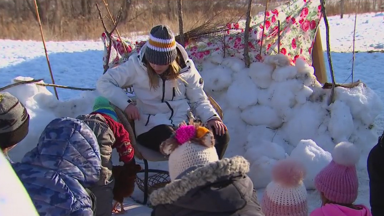 Minnesota students build outdoor classroom out of snow