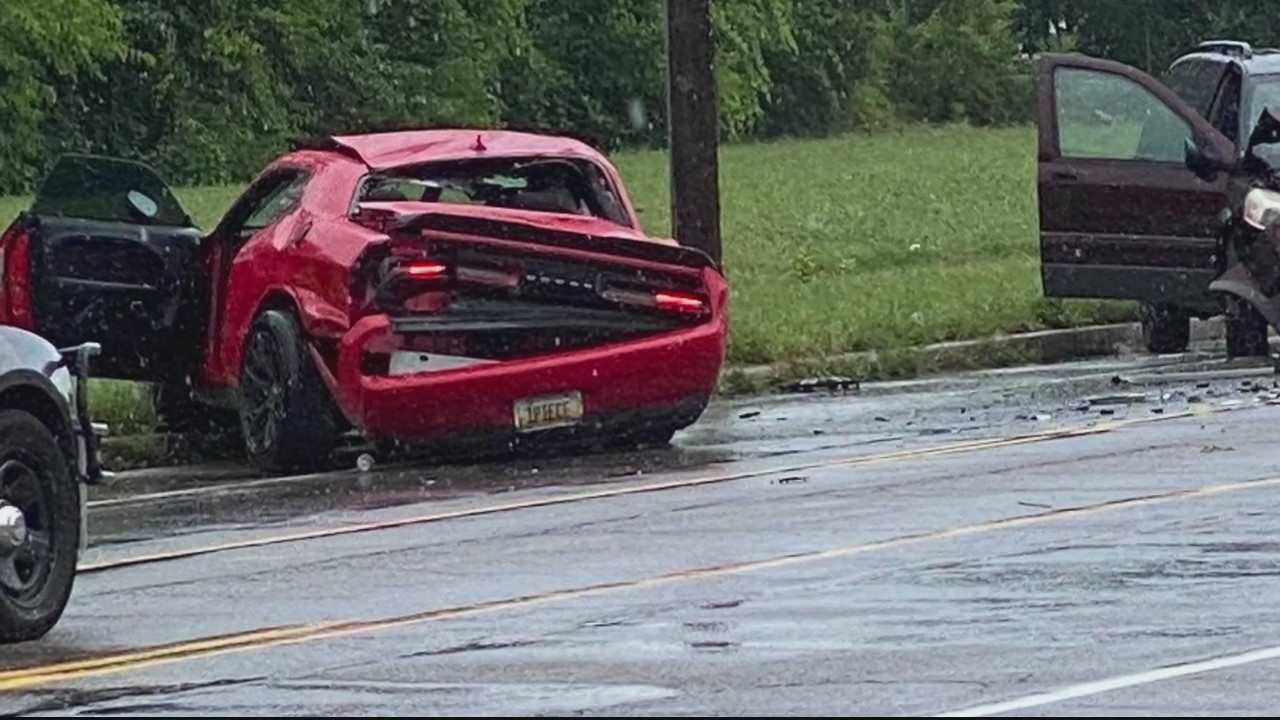 Stolen Dodge Challenger with kids inside crashes into minivan