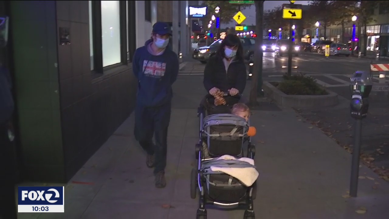 People rush out to shop and eat before new shutdown begins