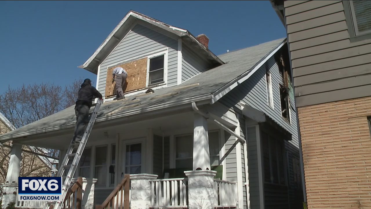 25-year-old man dies in house fire near 15th and Oklahoma
