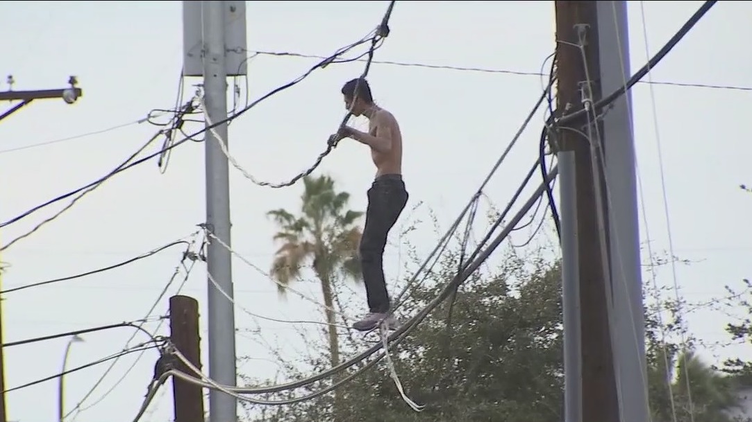 Man arrested after wild standoff with police in Downtown Phoenix