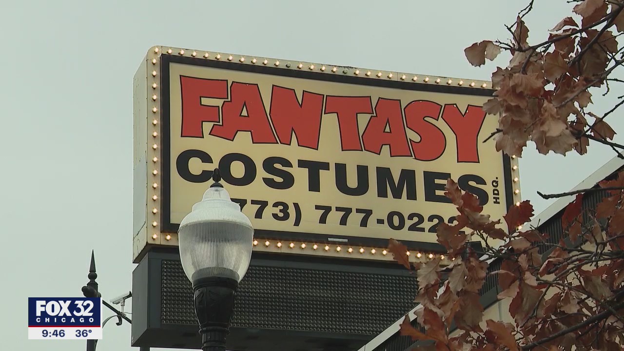 Chicago Halloween stores nearly empty amid pandemic