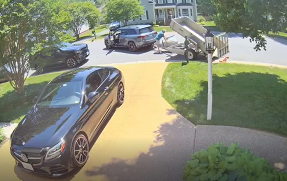 Virginia father dumps 80,000 pennies in child support payment in ex-wife's yard