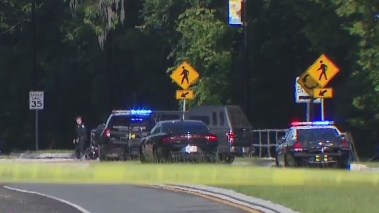 Fire Rescue: 1 dead, 1 injured after crash in front of Central Florida Zoo