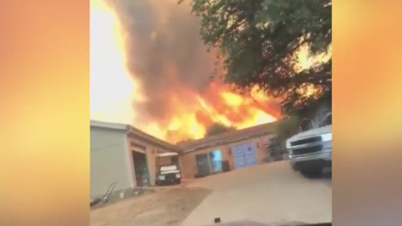 Horseshoe Bay fire completely contained, fire officials say