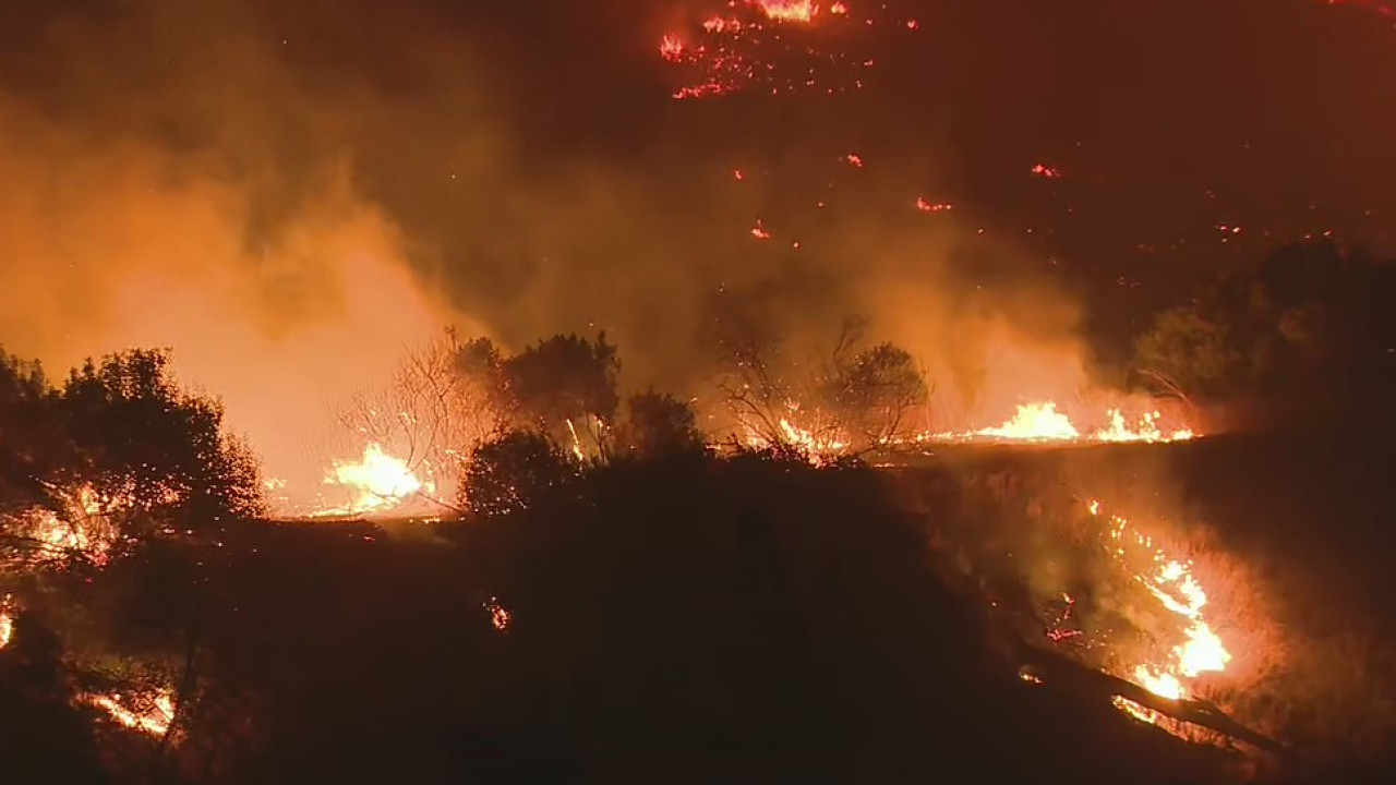 Silverado Fire burns 7,200 acres and critically injures 2 firefighters in Orange County