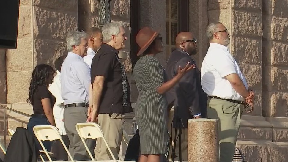 Vigil at Texas Capitol honors late U.S. Rep. John Lewis