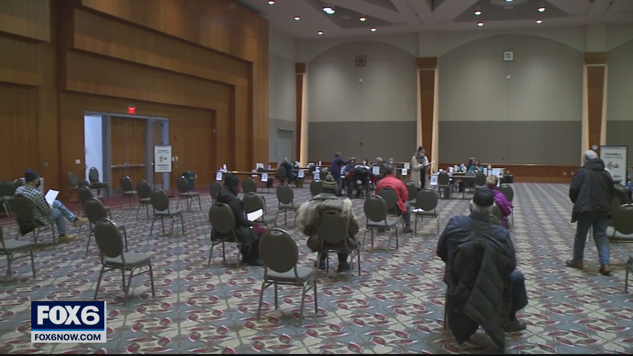 Milwaukee Health Dept. begins doling out COVID-19 vaccine to seniors