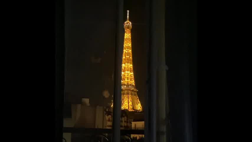 Eiffel Tower goes dark to pay tribute to Beirut